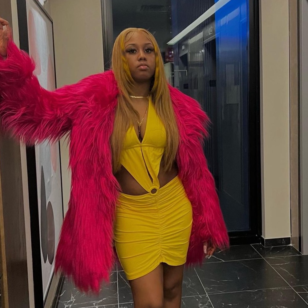 I am Gia yellow kamilla dress .